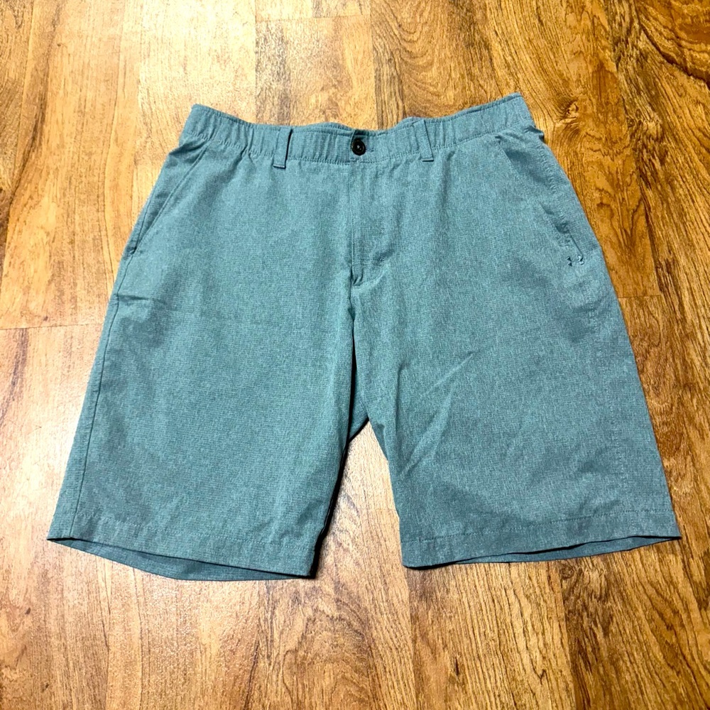 Under Armour golf shorts